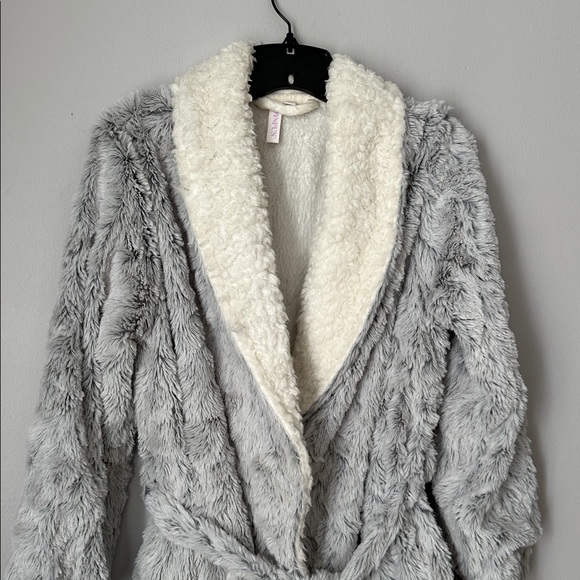 Cozy Gray Faux Fur Robe - Picture 2 of 8